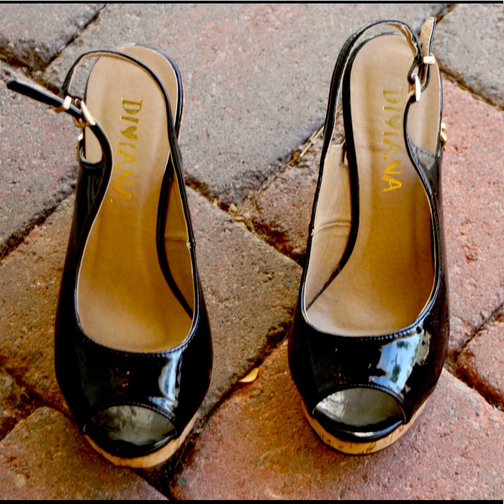 Divina sing back peep toe platform black shoes